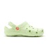 Zueco GLOBULE unisex color verde pistacho vista lateral. Antideslizantes. Schu´zz